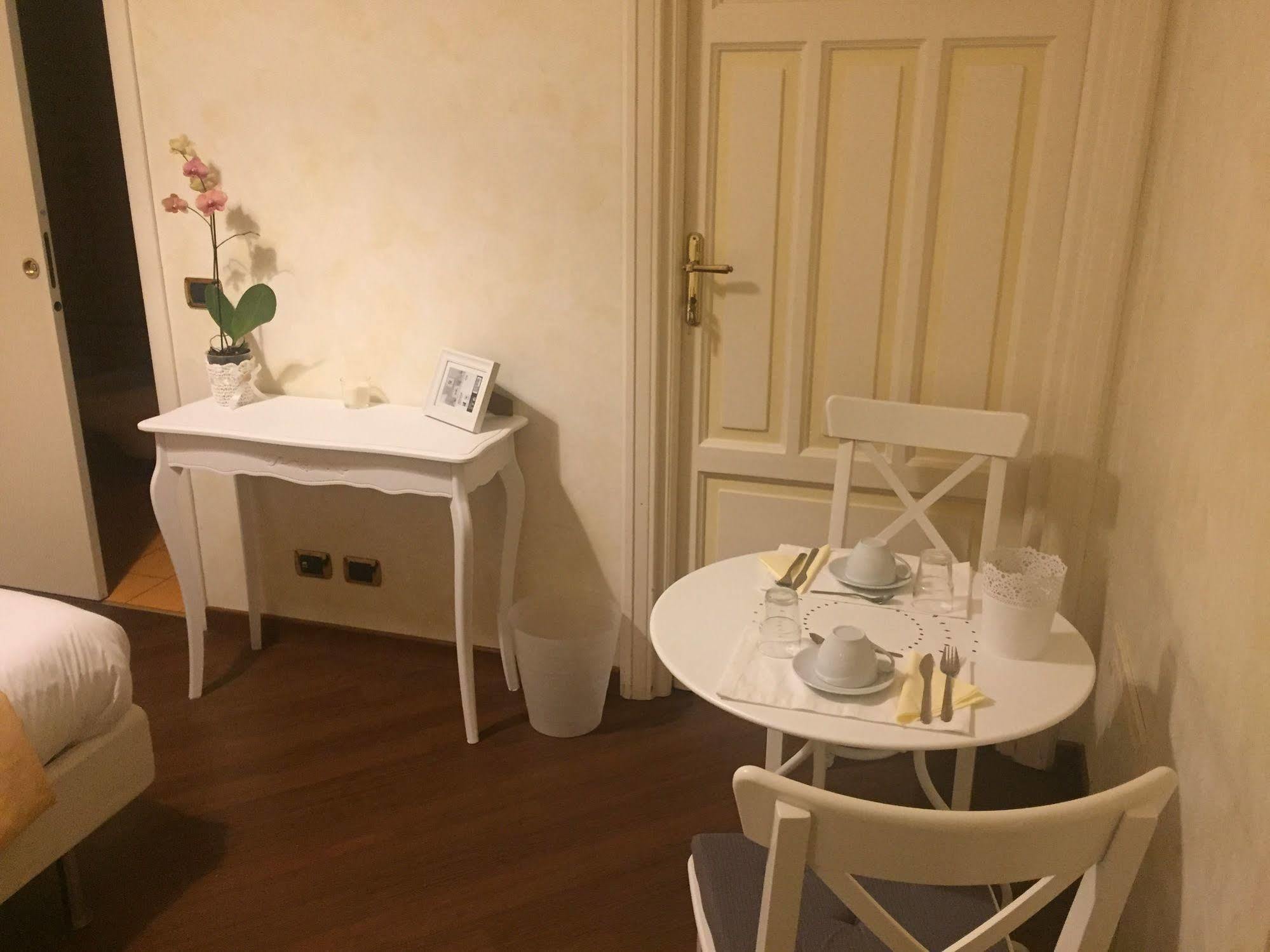 Dhome B&B Rzym Zewnętrze zdjęcie