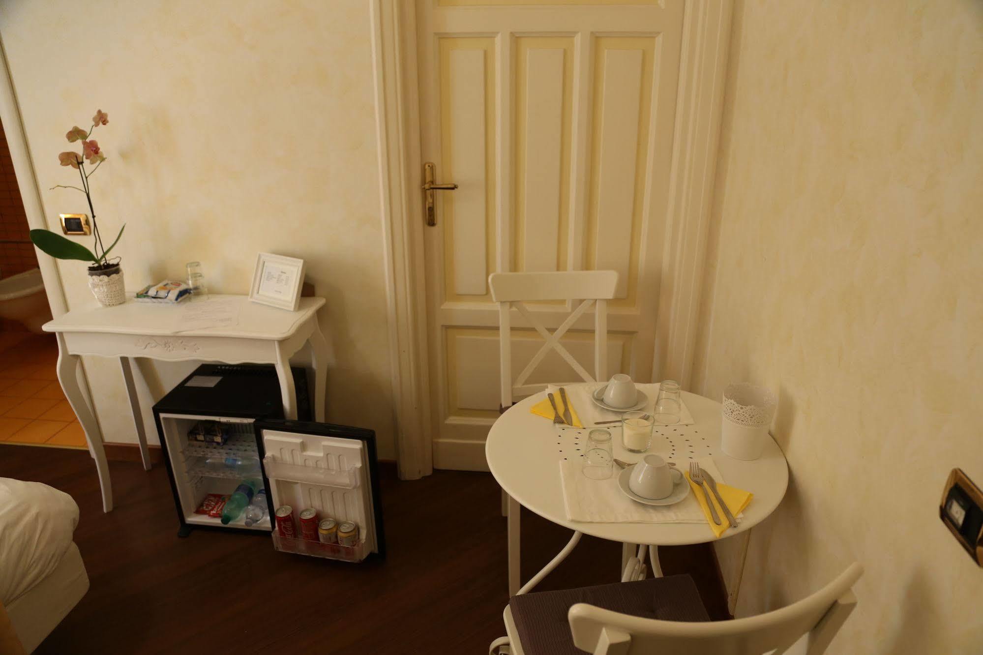 Dhome B&B Rzym Zewnętrze zdjęcie