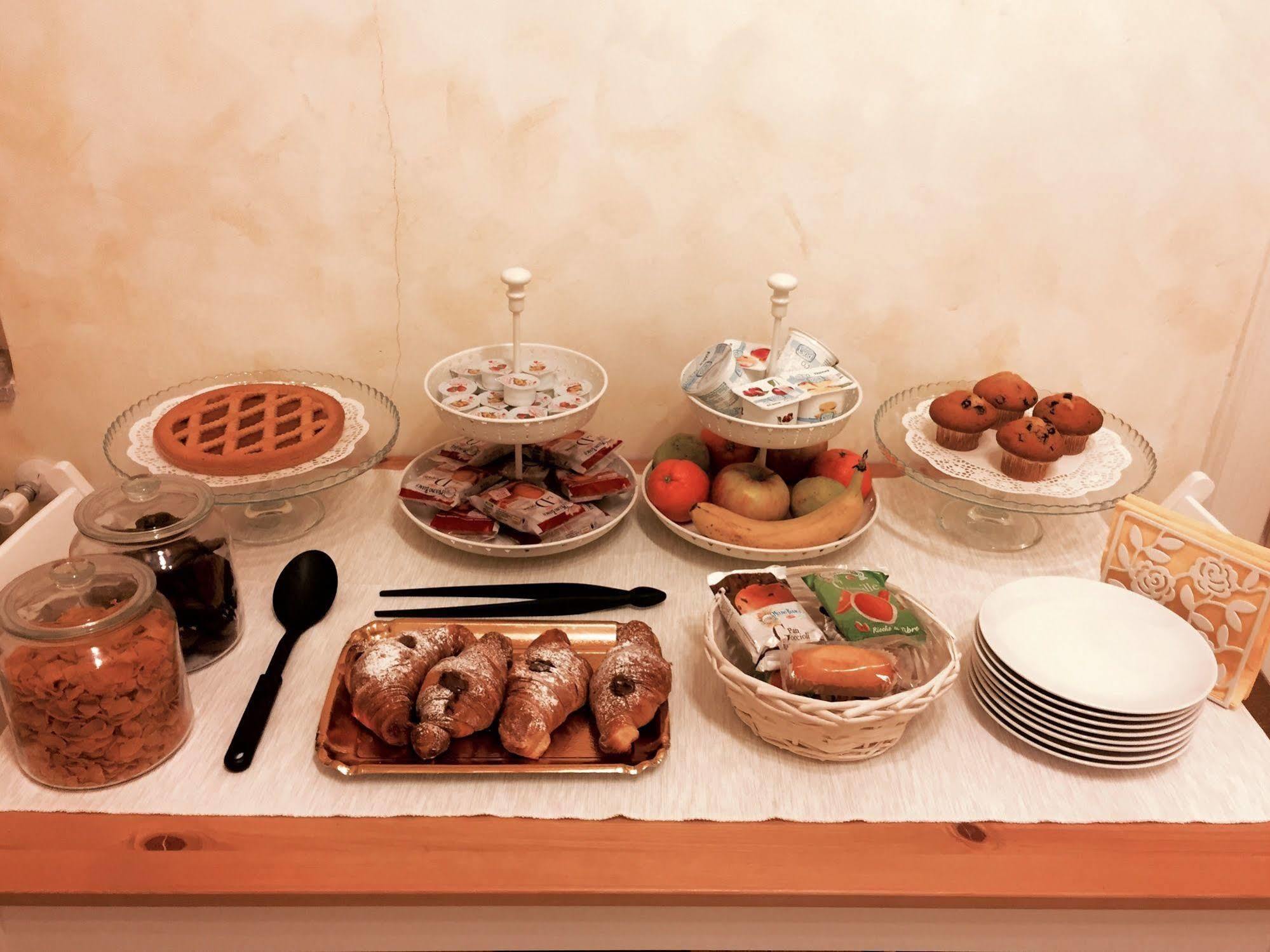 Dhome B&B Rzym Zewnętrze zdjęcie